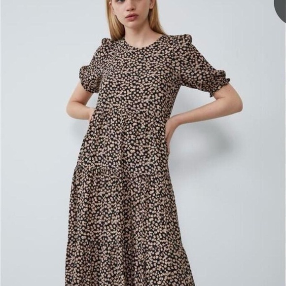 Zara Black Dress with mini flowers - Picture 1 of 9